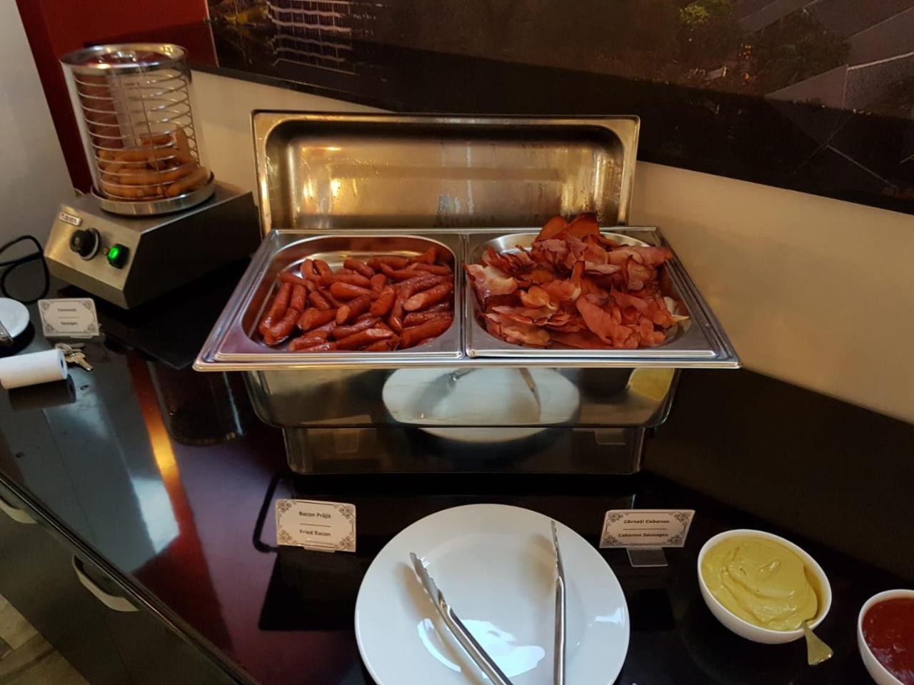 Best Western Plus Briston オトペニ エクステリア 写真