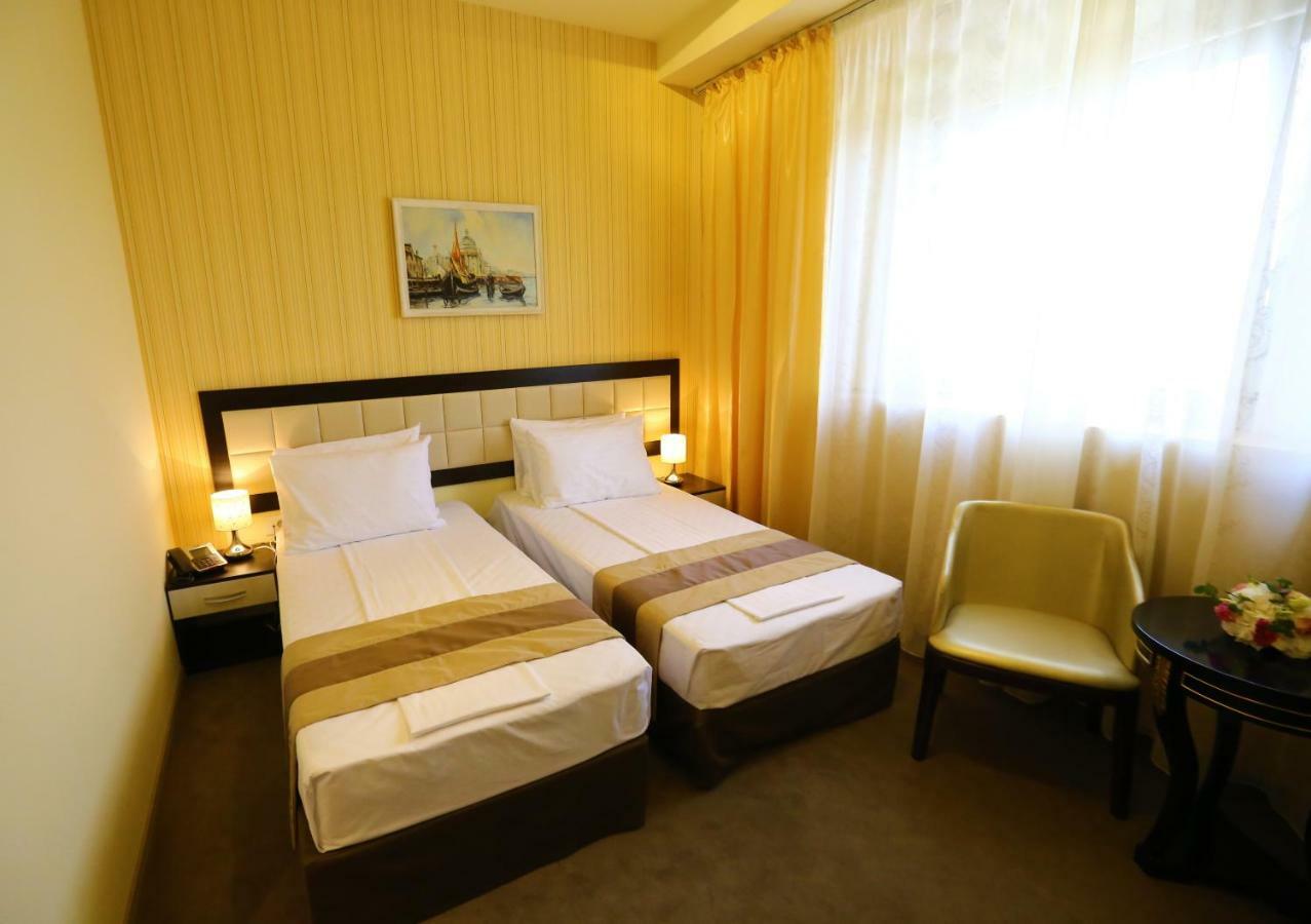 Best Western Plus Briston オトペニ 部屋 写真
