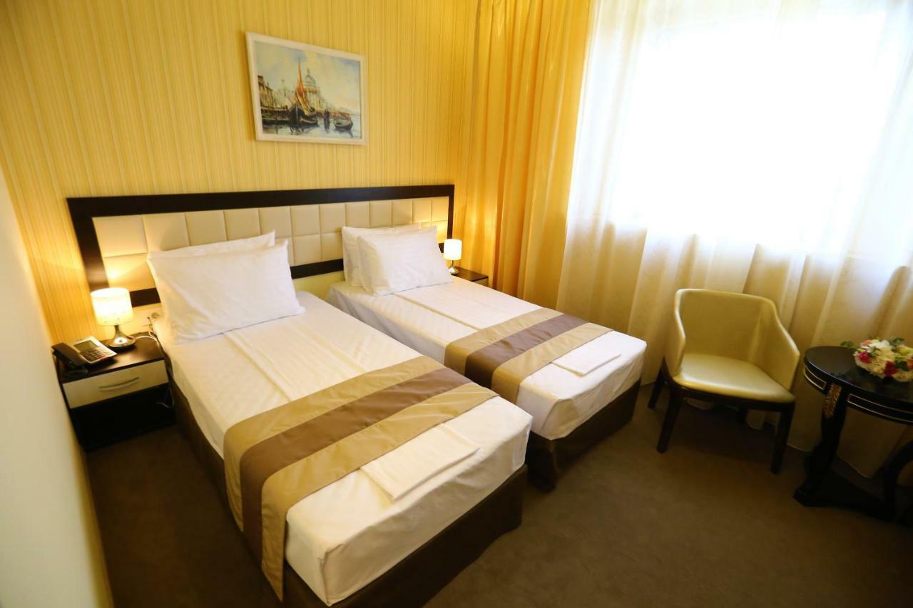 Best Western Plus Briston オトペニ 部屋 写真
