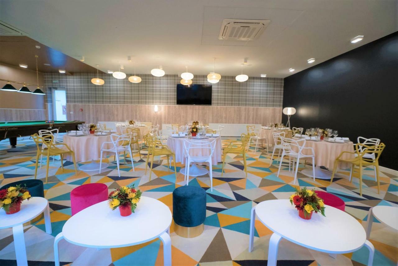 Best Western Plus Briston オトペニ エクステリア 写真