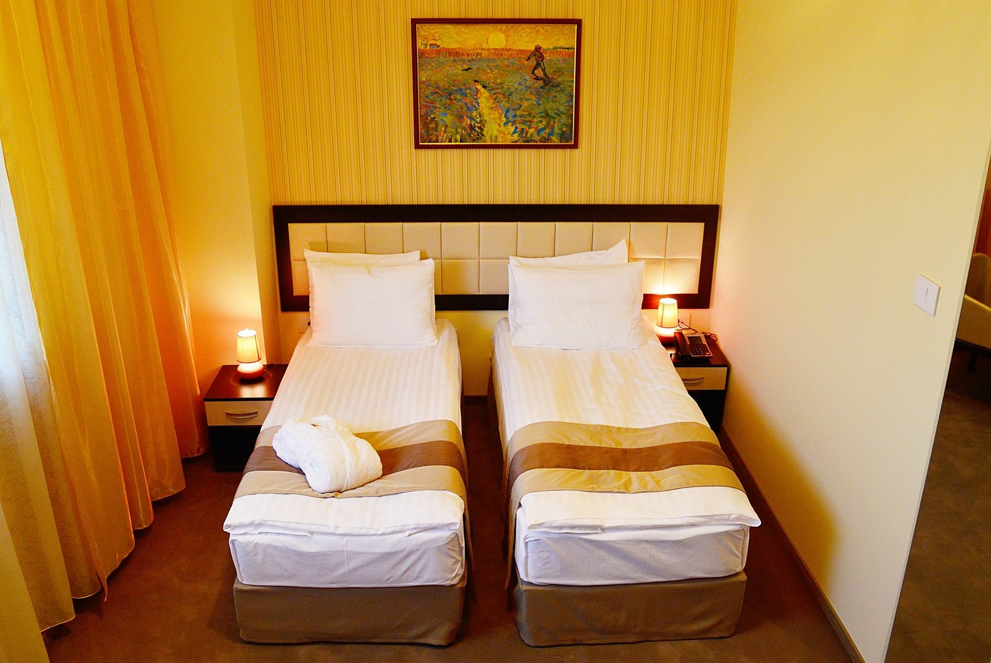 Best Western Plus Briston オトペニ エクステリア 写真